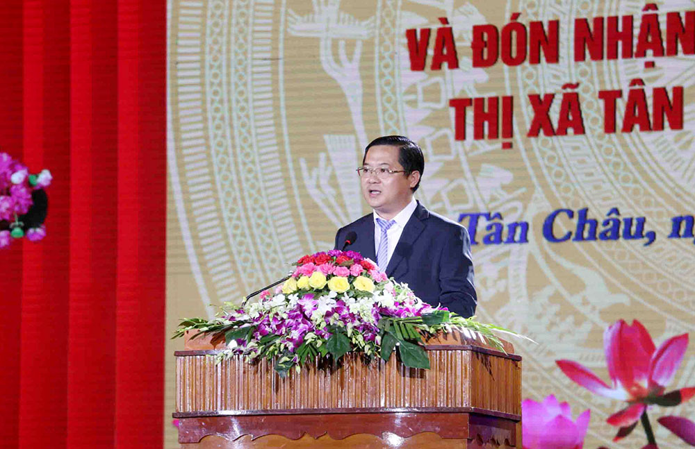 TX. Tân Châu kỷ niệm 10 năm thành lập và đón nhận quyết định công nhận trở thành đô thị loại III