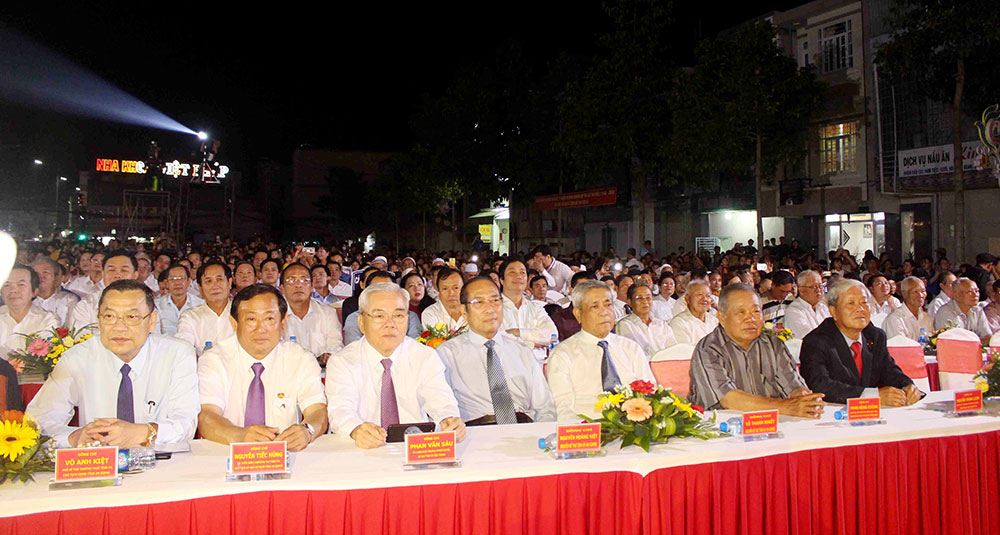 TX. Tân Châu kỷ niệm 10 năm thành lập và đón nhận quyết định công nhận trở thành đô thị loại III