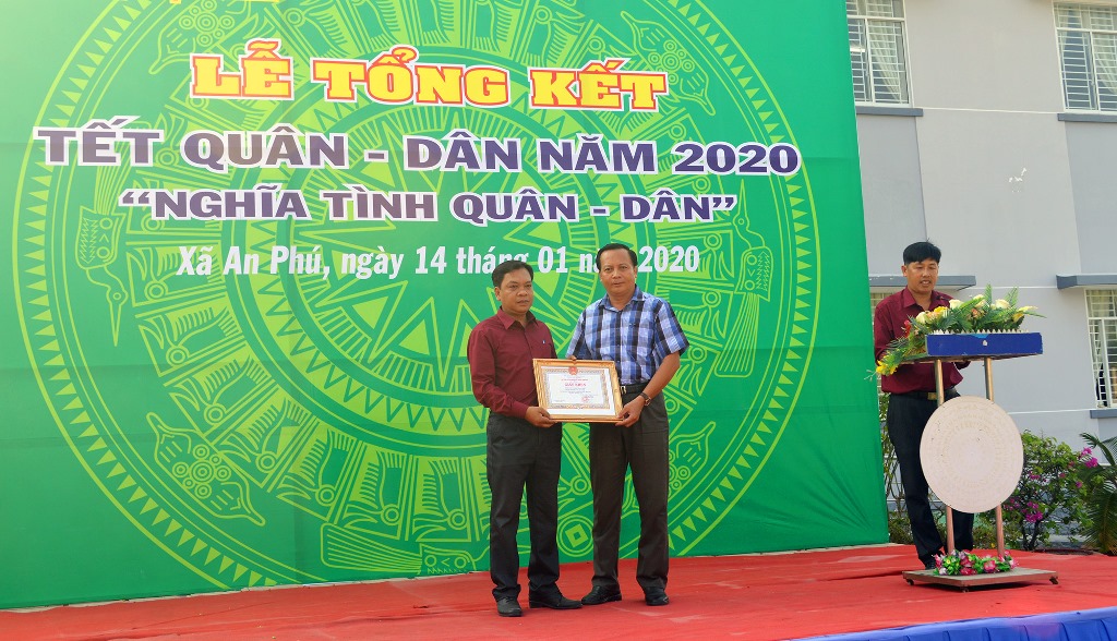Sôi nổi "Tết quân – dân" năm 2020 ở Tịnh Biên