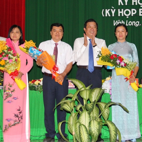 Ông Lữ Quang Ngời được bầu làm Chủ tịch UBND tỉnh Vĩnh Long