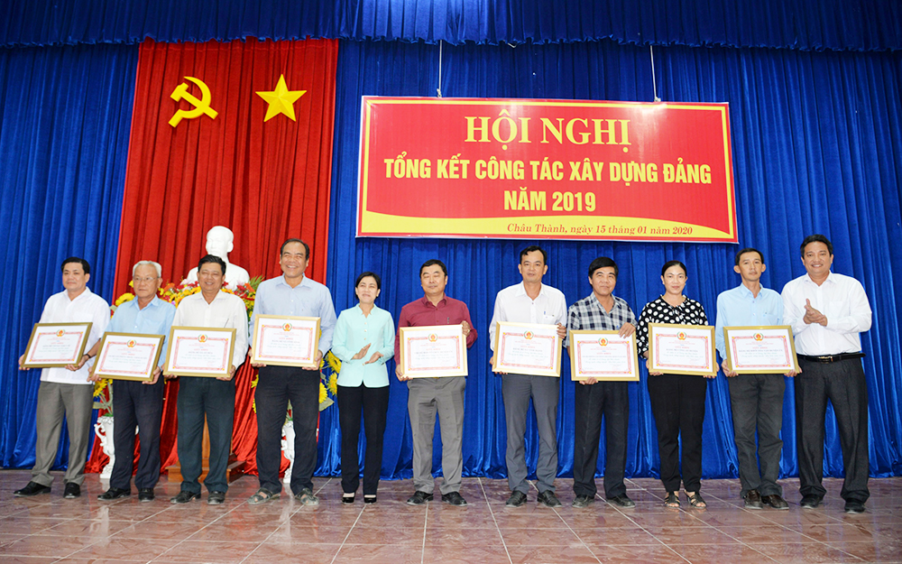 Châu Thành: Đổi mới, kiện toàn, nâng cao chất lượng công tác tổ chức xây dựng Đảng