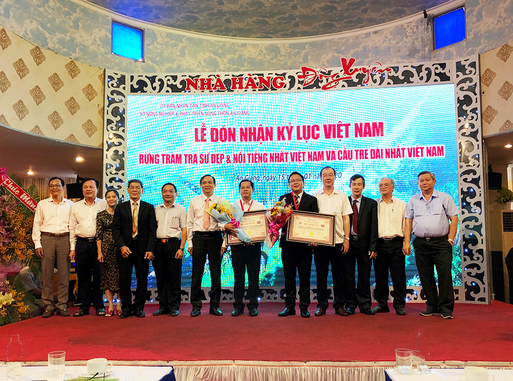 Đón nhận 2 kỷ lục mới cho rừng tràm Trà Sư