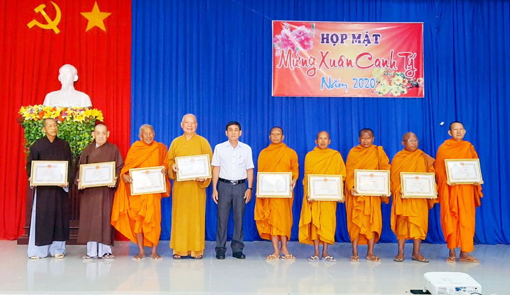 Tịnh Biên Họp mặt nhân sĩ, trí thức, người có uy tín nhân dịp Xuân Canh Tý 2020