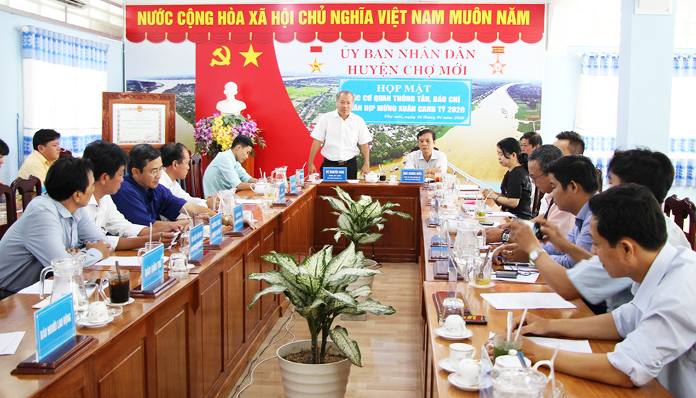 Chợ Mới Họp mặt báo chí Xuân Canh Tý 2020