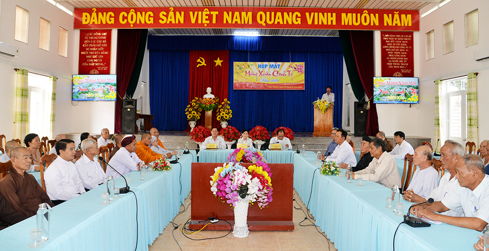Châu Thành họp mặt chức sắc, chức việc mừng Xuân Canh Tý 2020