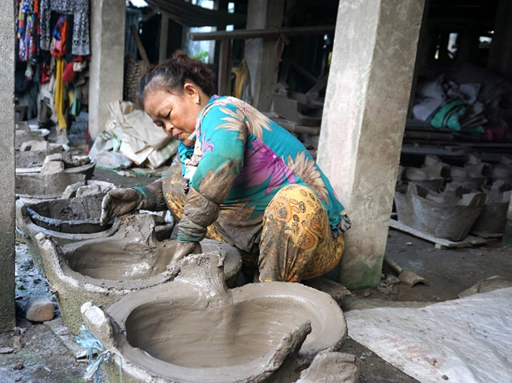 Thăm làng sản xuất “ông Táo”