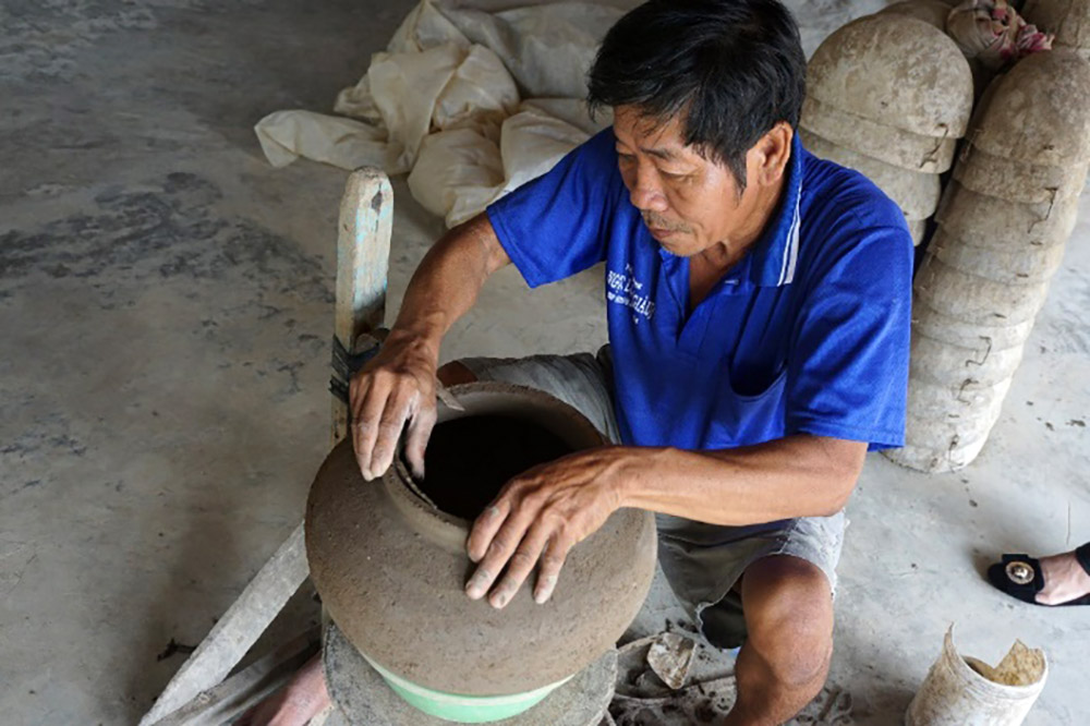 Thăm làng sản xuất “ông Táo”