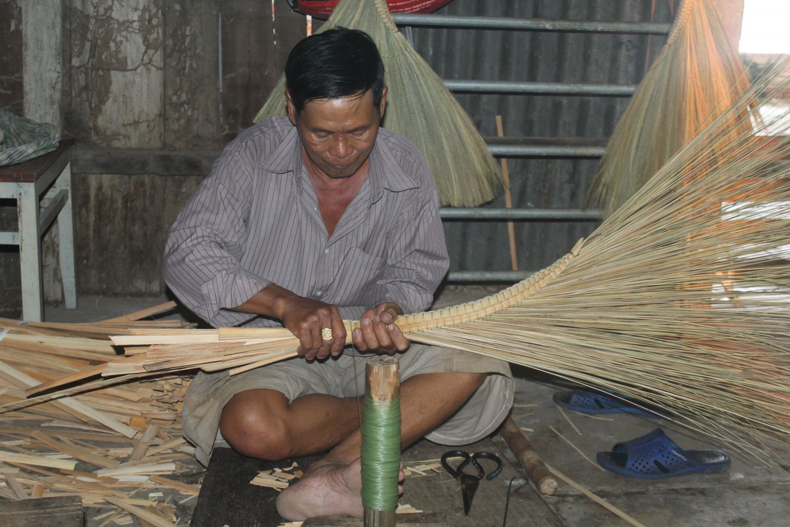 Xóm chổi vào xuân