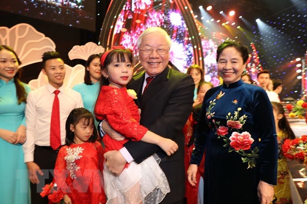 Kiều bào Việt Nam vui Xuân quê hương trên quê cha, đất tổ
