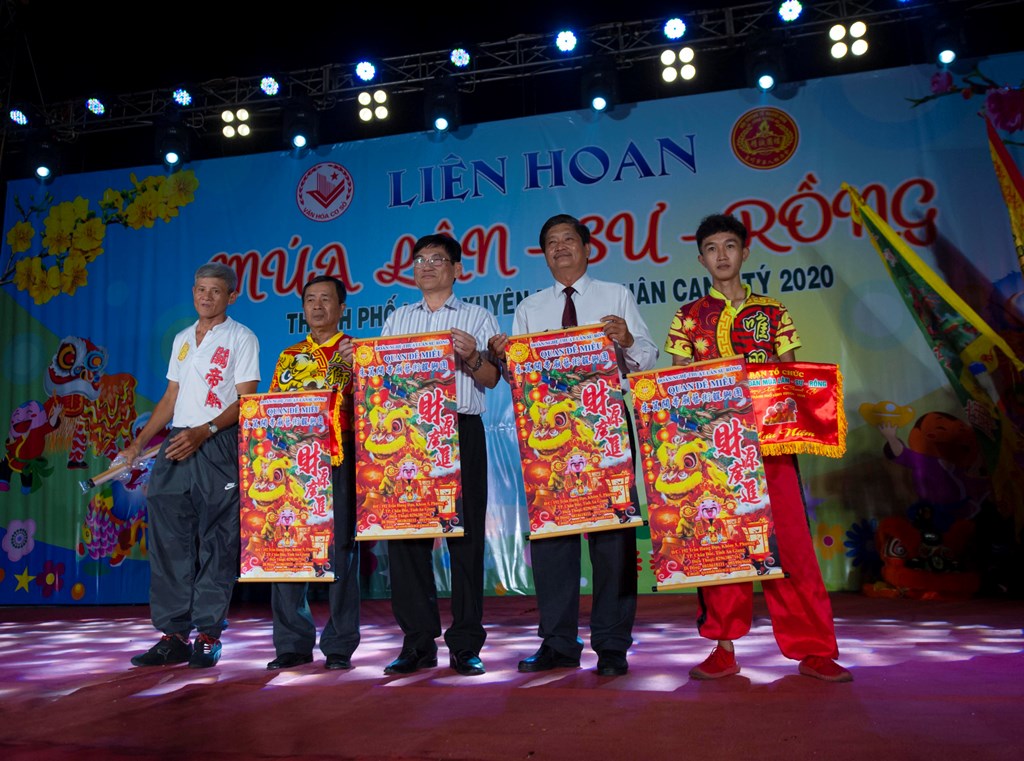 Liên hoan múa lân sư rồng mừng Xuân Canh Tý 2020