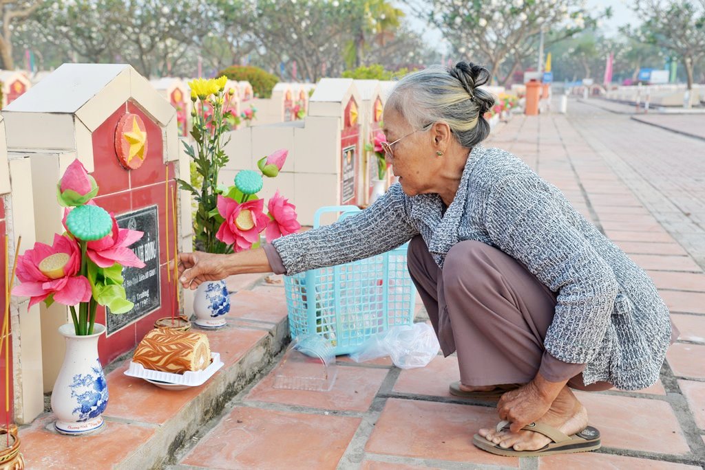 Tỉnh ủy, HĐND, UBND, UBMTTQ Việt Nam tỉnh An Giang viếng Nghĩa trang liệt sĩ tỉnh nhân dịp Tết Nguyên đán Canh Tý 2020