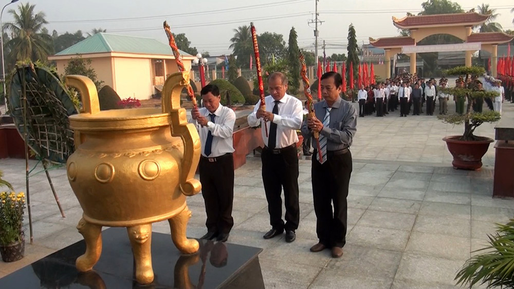 Chợ Mới họp mặt mừng Đảng-mừng Xuân
