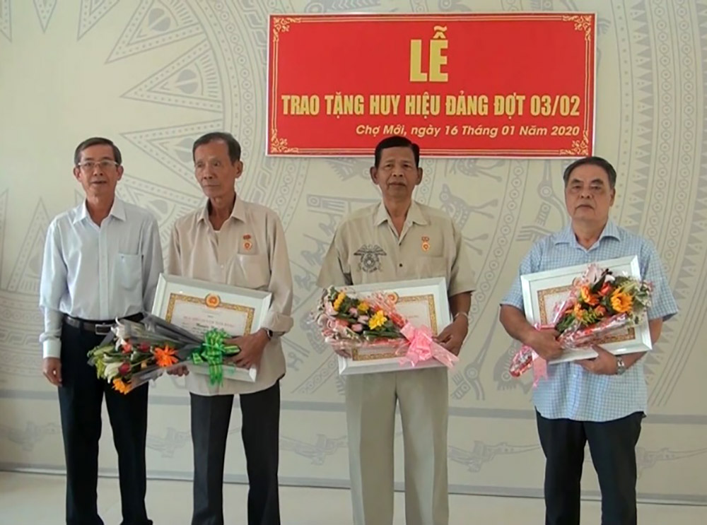 Chợ Mới họp mặt mừng Đảng-mừng Xuân