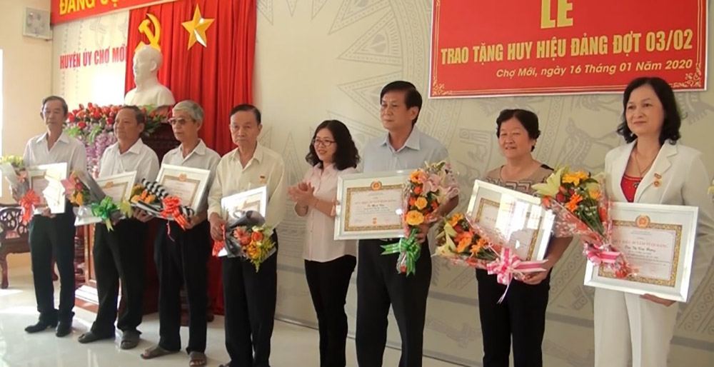 Chợ Mới họp mặt mừng Đảng-mừng Xuân