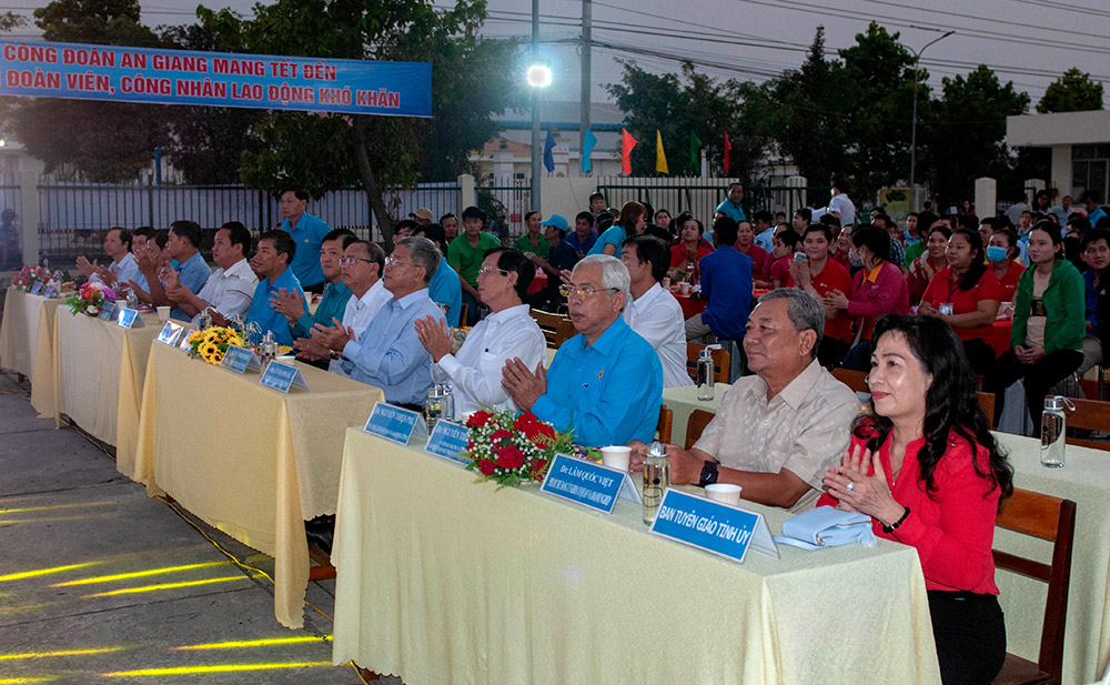 Liên đoàn Lao động tỉnh An Giang tổ chức Chương “Tết sum vầy” mừng Xuân, ơn Đảng năm 2020