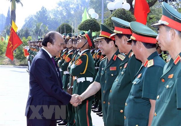 Thủ tướng Nguyễn Xuân Phúc thăm Trường Sỹ quan lục quân 2