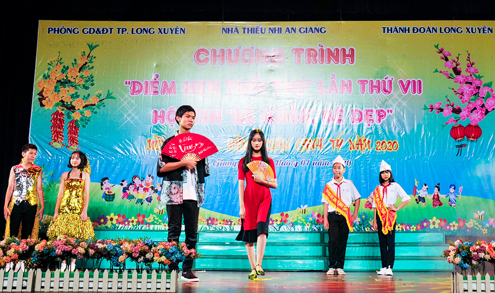 Biểu diễn Chương trình “ Điểm hẹn tuổi thơ” mừng Đảng - mừng Xuân Canh Tý 2020