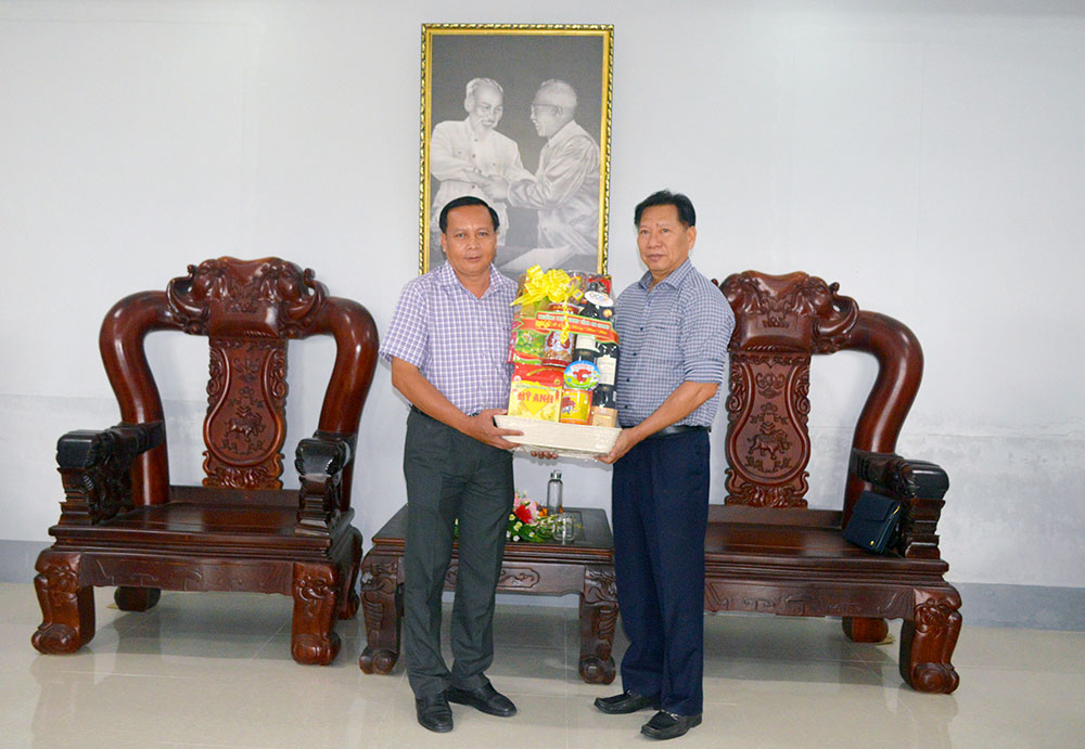 Phó Chủ tịch UBND tỉnh An Giang Trần Anh Thư kiểm tra tình hình sản xuất nông nghiệp và phòng, chống cháy rừng