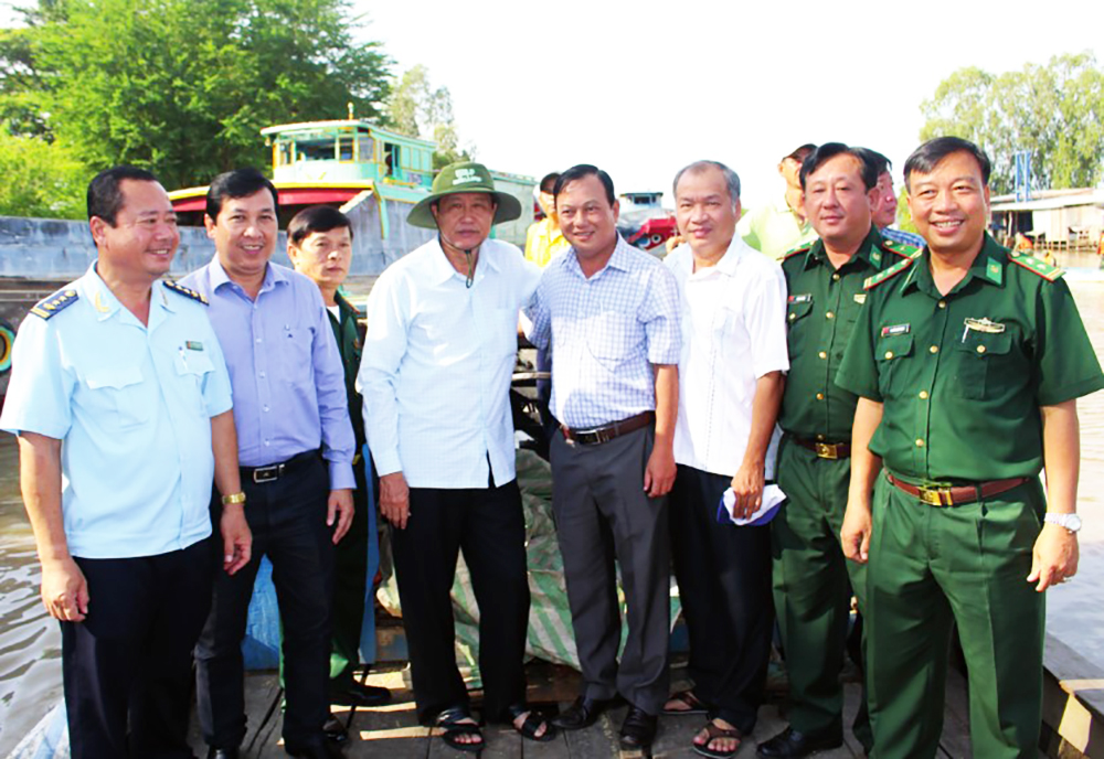 Triển khai đồng bộ các biện pháp nghiệp vụ để kiểm soát, ngăn chặn, xử lý kịp thời, hiệu quả các hoạt động buôn lậu, gian lận thương mại
