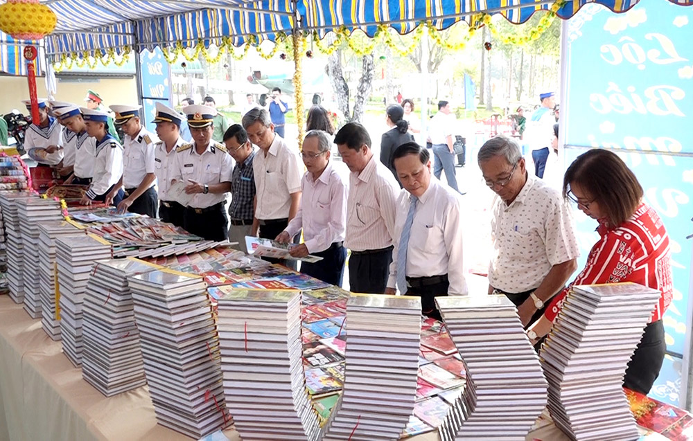 Triển lãm sách, báo, tạp chí, ảnh Xuân Canh Tý 2020, tại Khu Lưu niệm Chủ tịch Tôn Đức Thắng