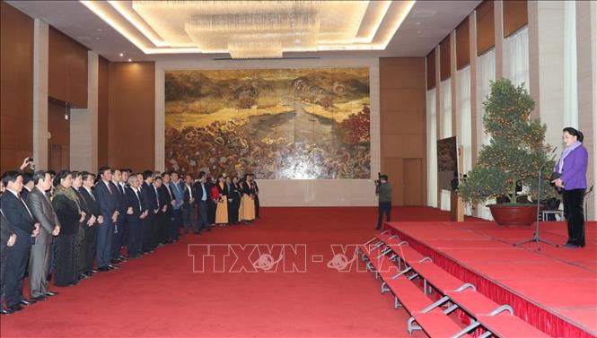 Chủ tịch Quốc hội chúc Tết lãnh đạo Quốc hội, người lao động Văn phòng Quốc hội