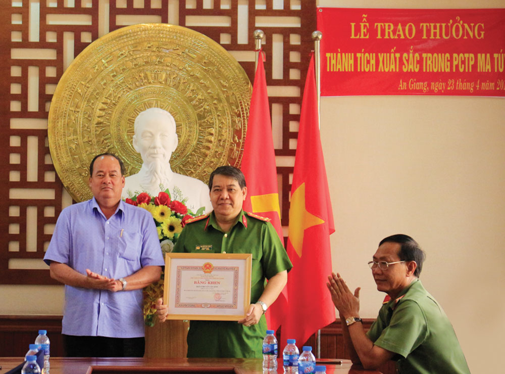 Vì cuộc sống bình yên và hạnh phúc của nhân dân