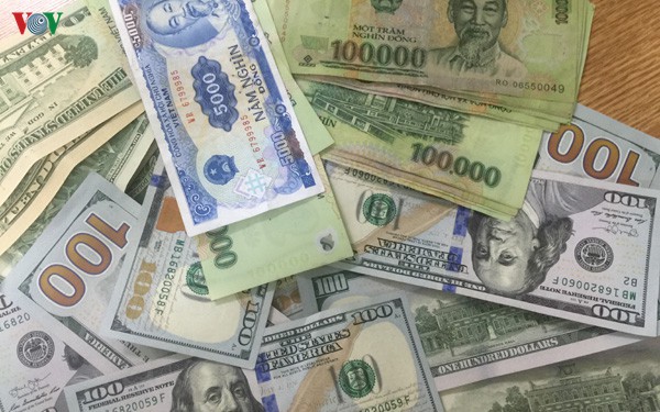 Giá USD bất ngờ đi xuống sau nhiều phiên ít biến động