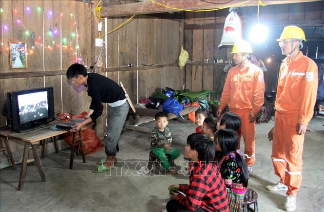 Bản vùng sâu ở Lai Châu có điện lưới quốc gia đón Tết Nguyên Đán
