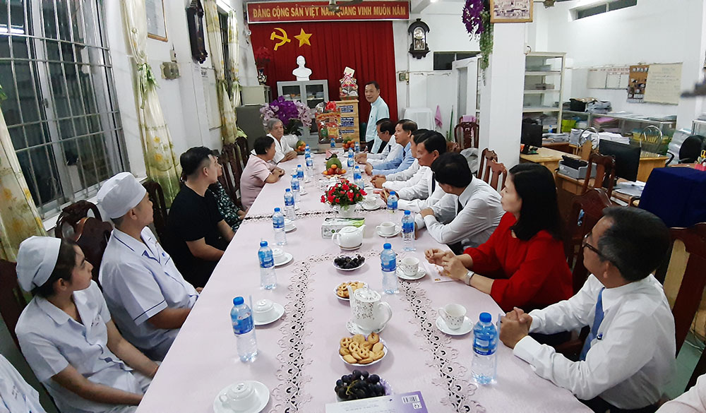 Lãnh đạo tỉnh An Giang chúc Tết các đơn vị làm việc trong đêm giao thừa Xuân Canh Tý 2020