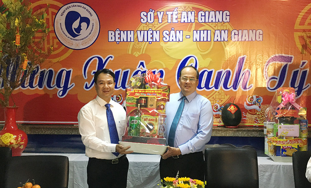 Lãnh đạo tỉnh An Giang chúc Tết các đơn vị làm việc trong đêm giao thừa Xuân Canh Tý 2020