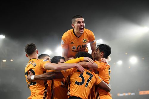 Thắng nhọc Wolves, Liverpool vững vàng trên đỉnh Premier League