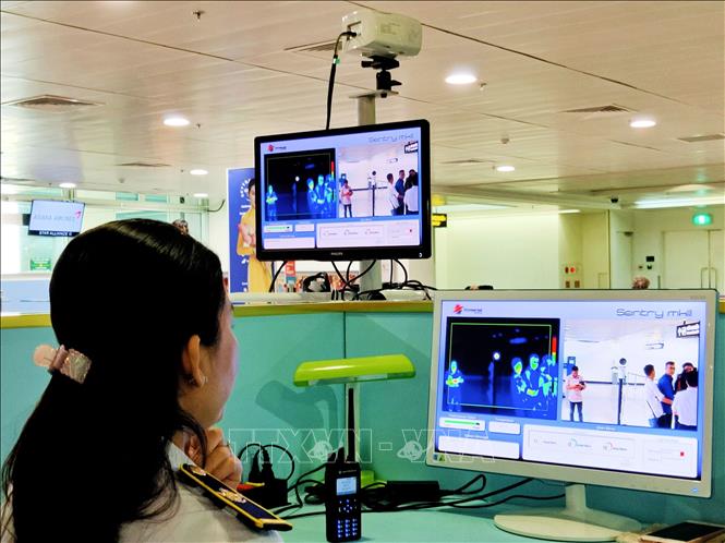 Bệnh viện Đà Nẵng cách ly 12 người bị sốt, trong đó có 4 người Việt Nam
