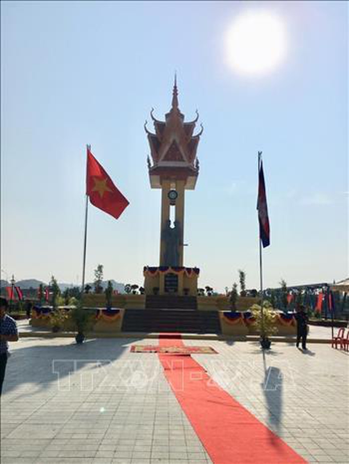 Khánh thành Đài Hữu nghị Việt Nam - Campuchia tỉnh Kampong Cham