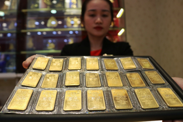 Giá vàng bất ngờ lao dốc mạnh