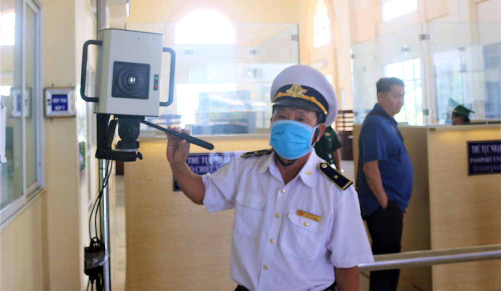Kiểm dịch virus Corona ở Cửa khẩu Quốc tế Tịnh Biên
