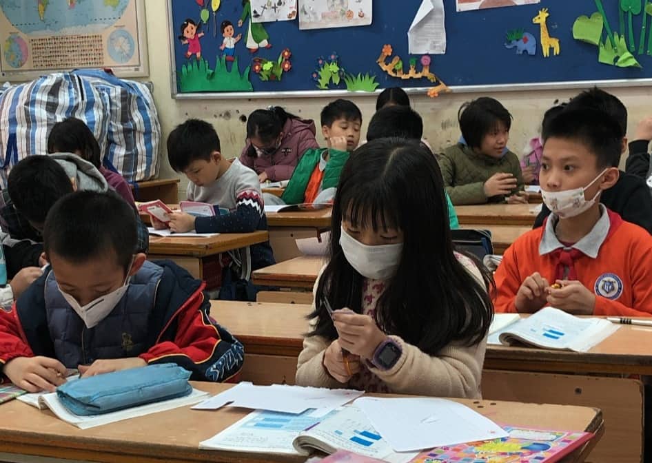 Nhiều trường tiếp tục cho học sinh, sinh viên nghỉ học tránh dịch đến ngày 17-2