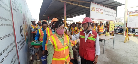 Công nhân cơ bản biết cách phòng dịch corona
