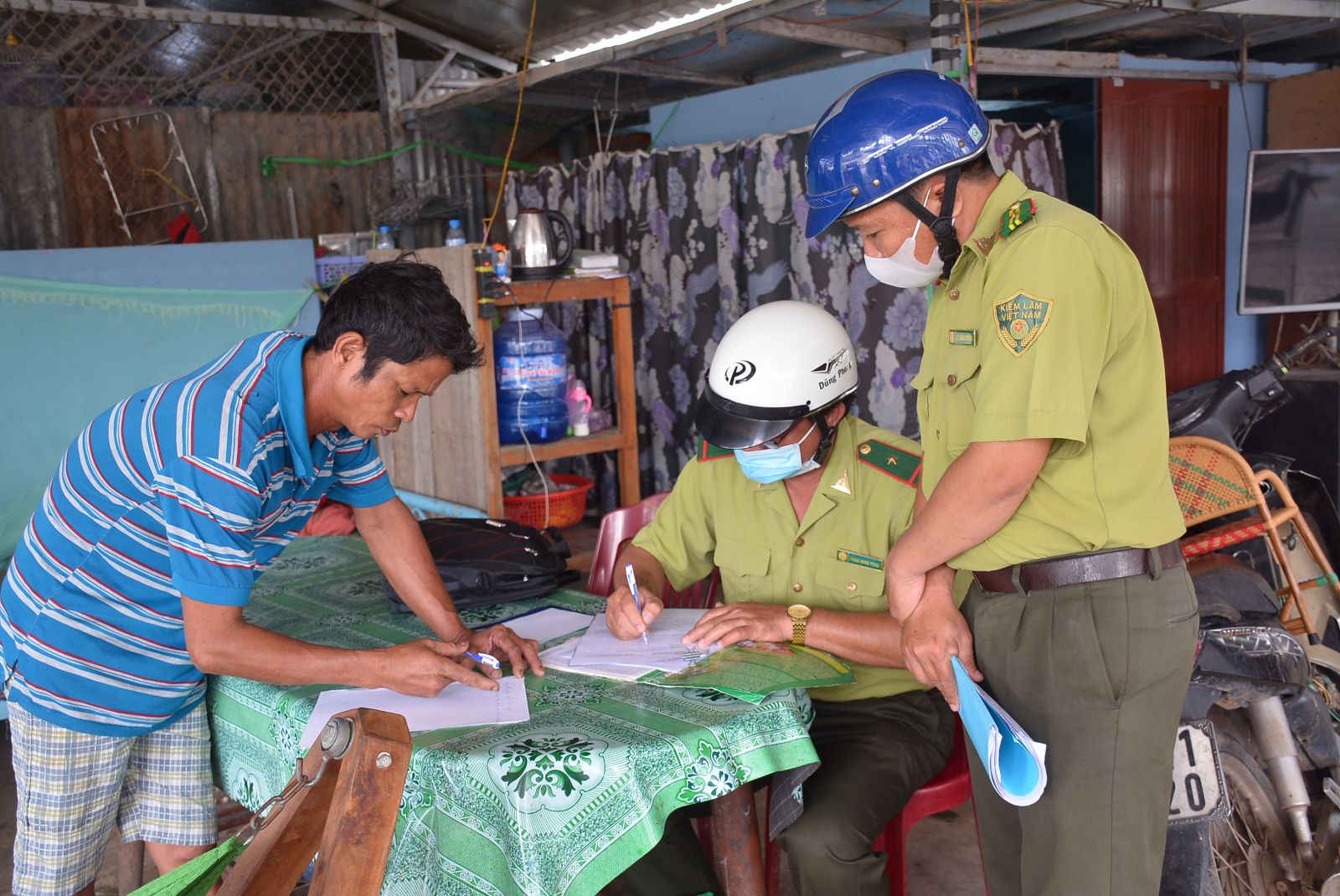 Long An: Kiểm tra, lập biên bản hàng loạt cửa hàng mua bán động vật hoang dã không rõ nguồn gốc, xuất xứ