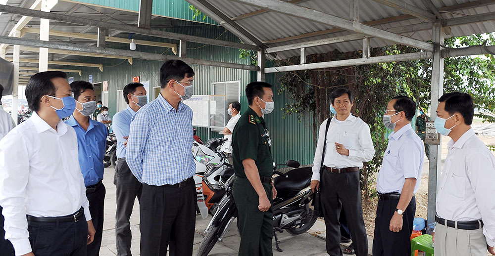 Khảo sát công tác phòng, chống dịch bệnh viêm đường hô hấp cấp do chủng mới của virus Corona gây ra tại An Phú