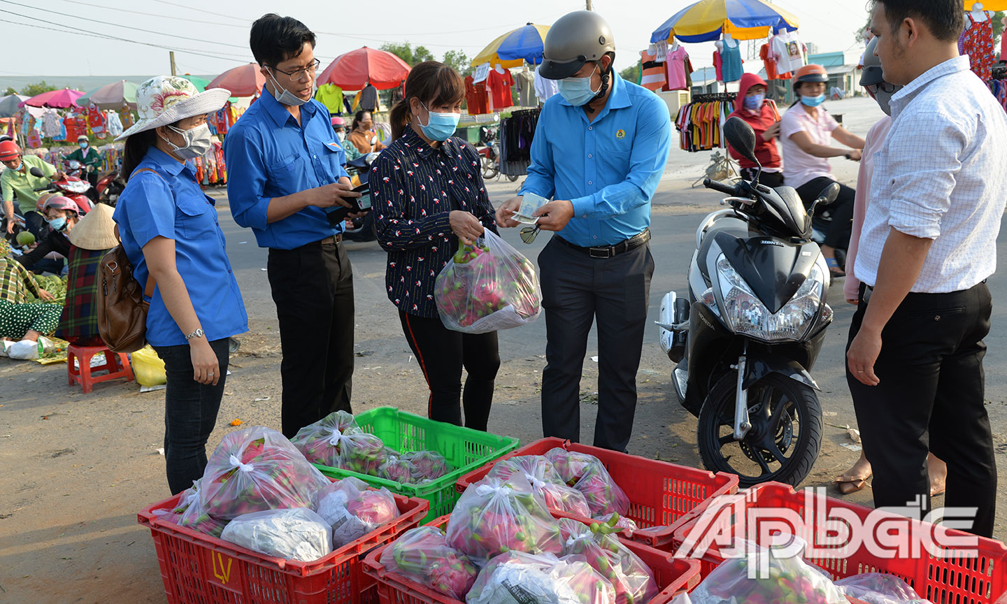 Đồng hành tiêu thụ trái cây