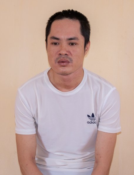 Trộm "hột xoàn" đi chơi game