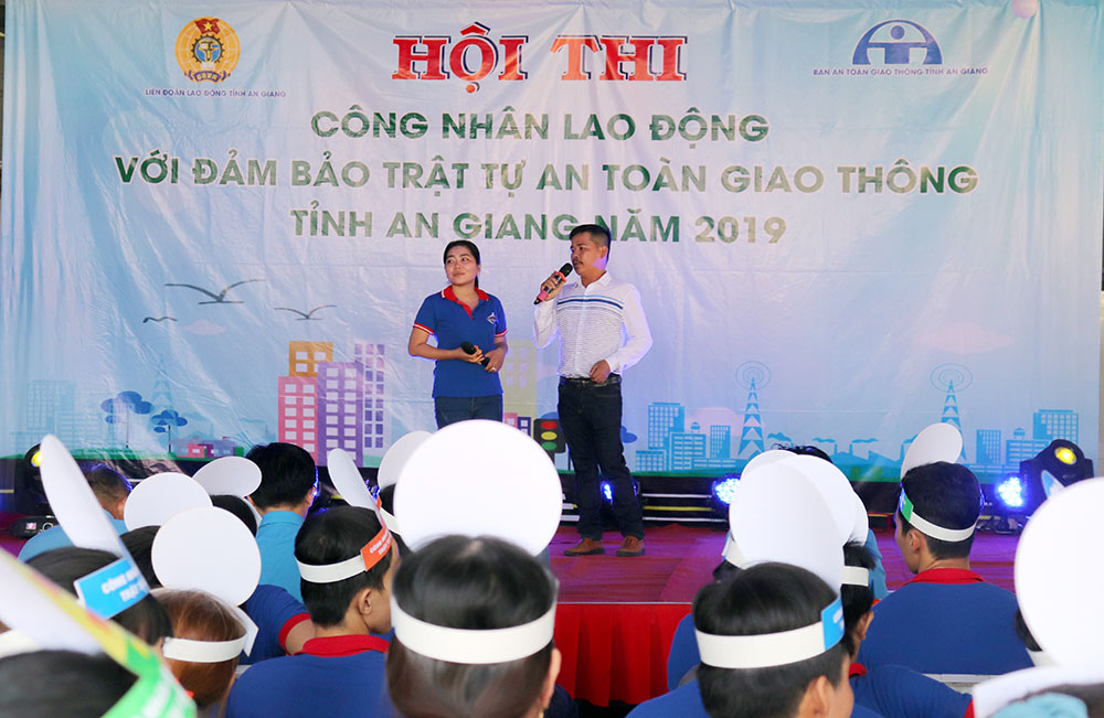 Cán bộ, đoàn viên Phú Tân thi đua lao động, sáng tạo