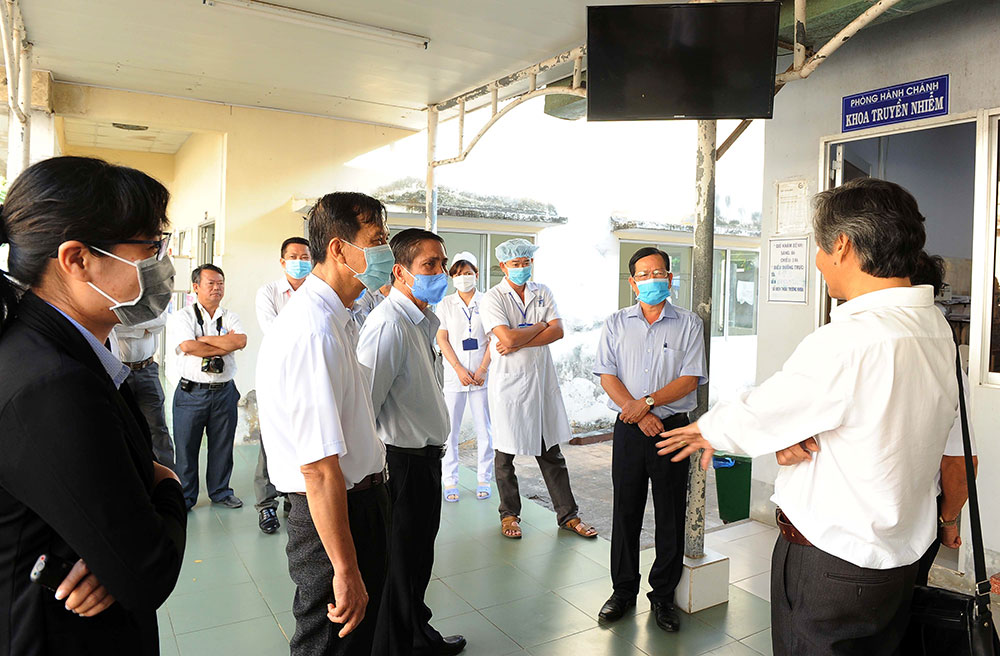 Thường trực HĐND tỉnh An Giang khảo sát công tác phòng, chống dịch bệnh viêm đường hô hấp cấp do chủng mới của vi rút Corona tại huyện Tịnh Biên