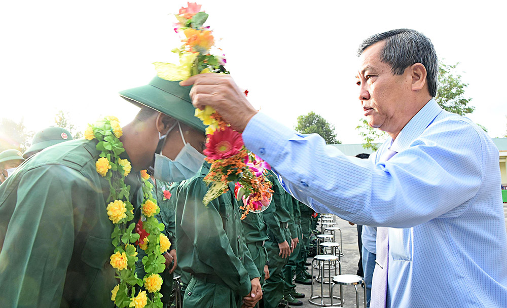 1.250 thanh niên An Giang lên đường nhập ngũ