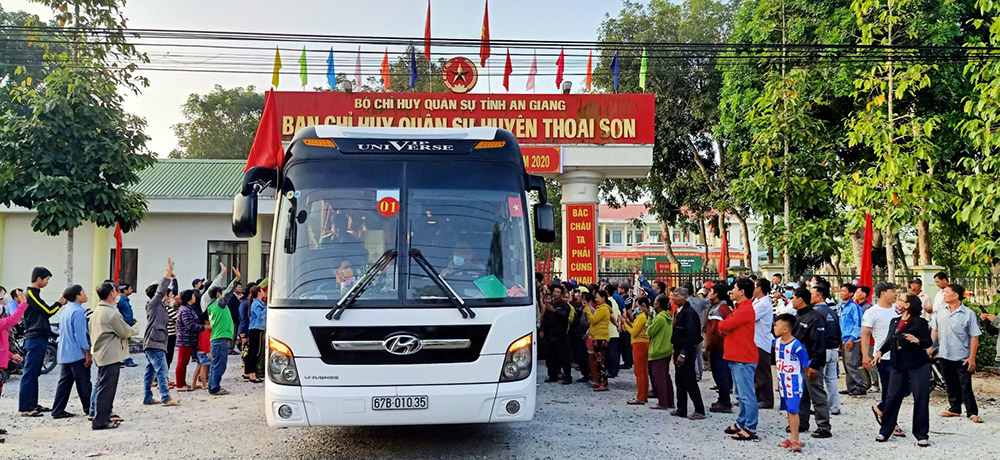 1.250 thanh niên An Giang lên đường nhập ngũ
