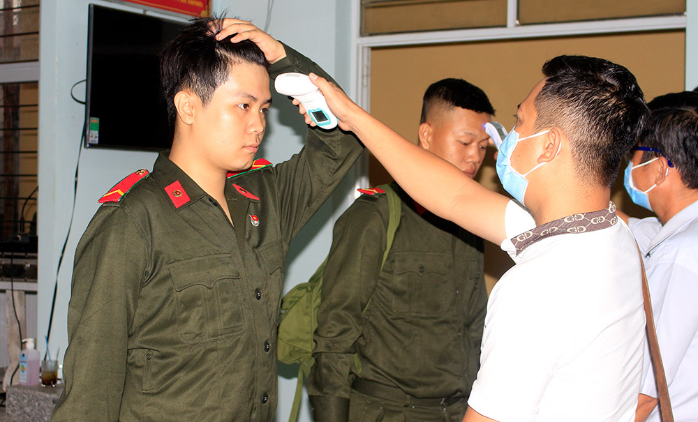 1.250 thanh niên An Giang lên đường nhập ngũ
