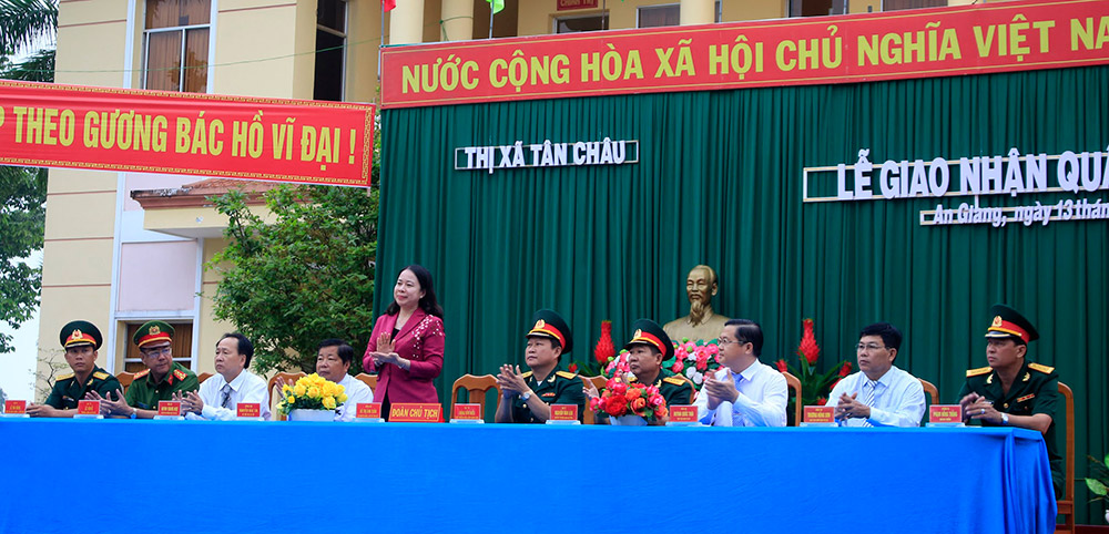 1.250 thanh niên An Giang lên đường nhập ngũ