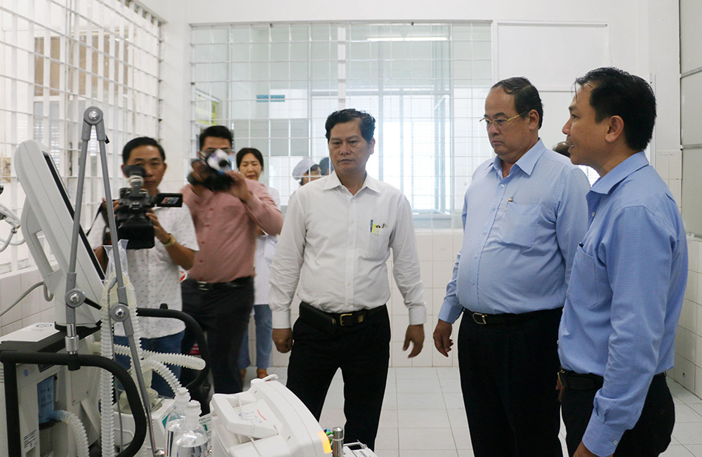 Chủ tịch UBND tỉnh An Giang Nguyễn Thanh Bình kiểm tra công tác phòng, chống dịch bệnh viêm đường hô hấp cấp do chủng mới của virus Corona (Covid-19)
