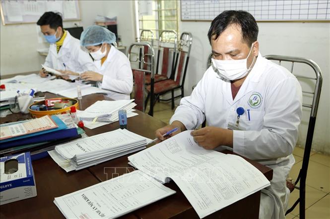 Bộ Y tế cử Tổ công tác thường trực 24/7 hỗ trợ Vĩnh Phúc chống dịch COVID-19