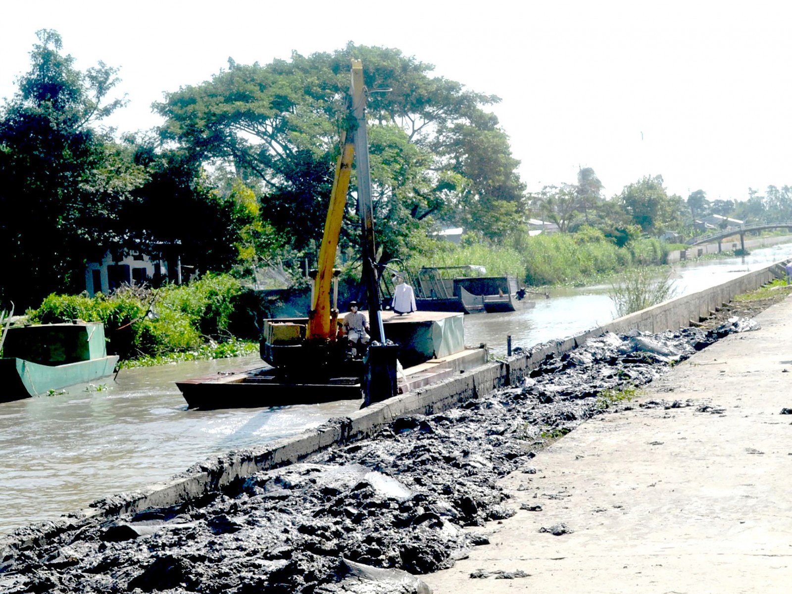 Triển khai biện pháp phù hợp ứng phó khô hạn, xâm nhập mặn
